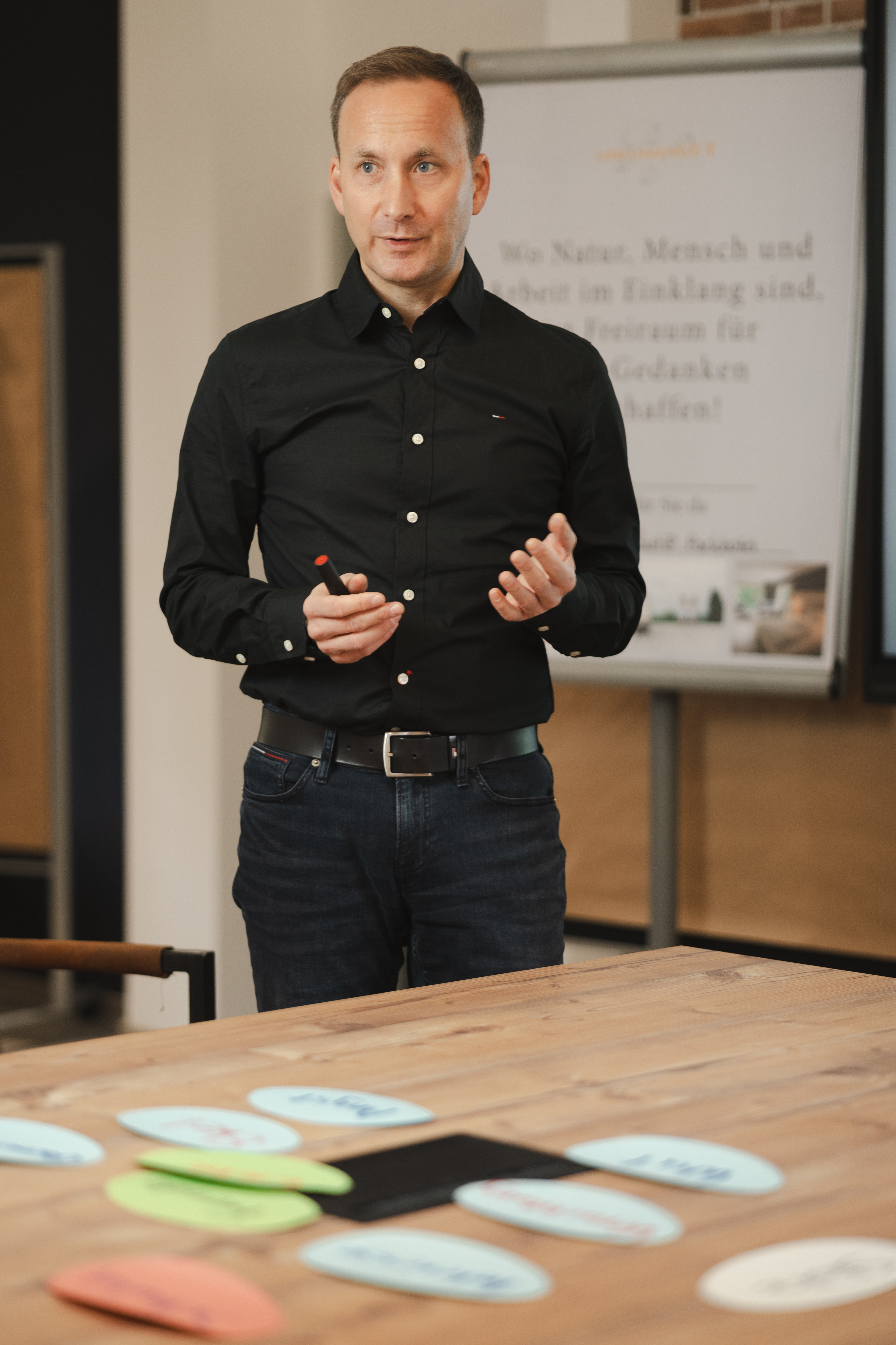 Stress lieben lernen: Pierre Bosch im Coaching mit Emotionskarten